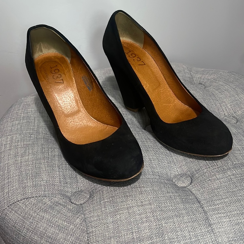 Madewell black rounded toe pump. Size 7 1/2.